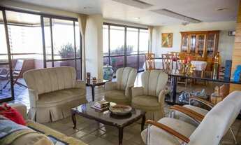 Imagem 3: Excelente imóvel da Moura Dubeux, no bairro de Apipucos, um dos prédios mais luxuosos da c