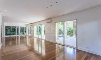 Imagem 5: Excelente casa com 4 dormitórios e quintal com piscina próximo á Avenida Roque Petroni