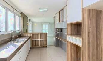 Imagem 3: Apartamento à venda em Moema,155m2 com 3 suítes e 4 vagas de garagem. Ótima localização