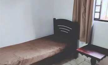 Imagem: Quartos mobiliado com banheiro