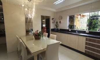 Imagem 4: ALUGA-SE ANUAL LINDÍSSIMO TRIPLEX MOBILIADO NO CENTRO DE BALNEÁRIO CAMBORIÚ/SC