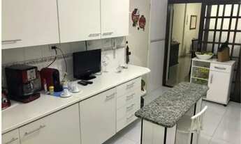 Imagem 6: Vende-se apartamento em prédio de 5 andares com 130m² de área útil, 165m² de área total