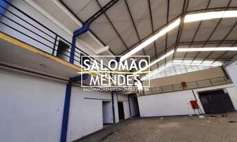 Imagem: Imóvel com 1.200 m², pé direito alto