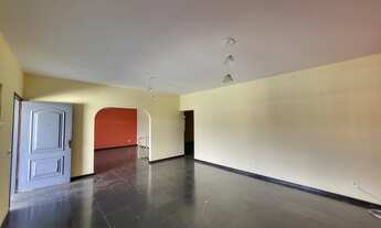 Imagem 7: BELÍSSIMA CASA NO CENTRO DA CIDADE EM PIRACAIA-SP