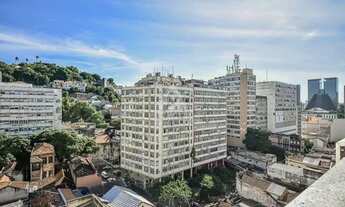 Imagem 6: Espetacular apartamento na Glória com sala em dois ambientes, clara e arejada