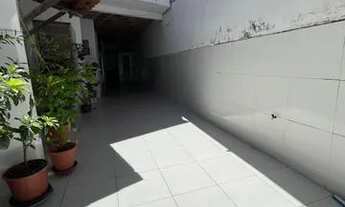 Imagem 7: Casa em Rua Pública