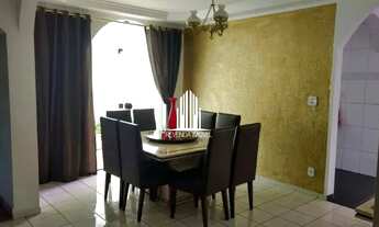 Imagem 5: Área total 750 m² Área útil 608 m² Quartos 5 Banheiros 8 Garagens 10