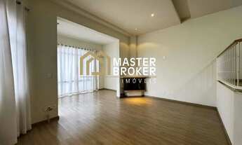 Imagem 2: Casa em condomínio, 4 quartos, área de lazer com quadra, piscina e sauna, segurança 24 hor