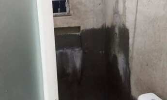 Imagem 2: Vendo uma casa :1 quarto sala cozinha e banheiro e quintal