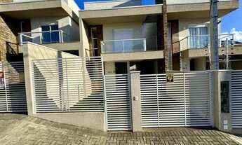 Imagem 2: Sobrado no Bairro do Pilarzinho com 180m², 4 dormitórios ( sendo 2 suítes ) e 3 vagas - Pi