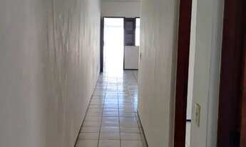 Imagem 2: Casa com três quartos sendo um suíte - Castelão - 95m²