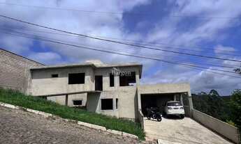 Imagem: Casa em construção com no Pomar da Serra