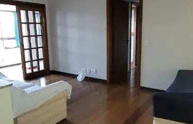 Imagem 2: Apartamento de 2 dormitórios grande com suite, sacada fechada com churrasqueira, elevador