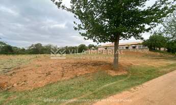 Imagem 2: São 3.776 metros quadrados de área livre com topografia totalmente plana!