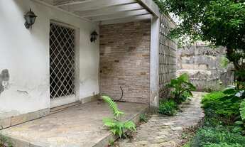 Imagem 2: Casa para renovação, com 400 metros quadrados de terreno