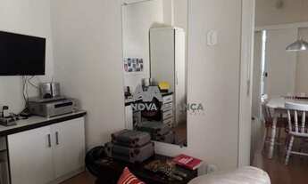 Imagem 2: Apartamento de 2 quartos na Lapa, reformado próximo a praça Cruz Vermelha e Arcos da Lapa