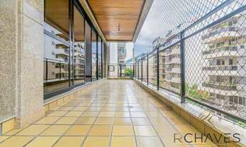 Imagem 4: Desocupado, 220 m², 1 por andar com hall privativo, 4 quartos sendo 2 suítes, todo reforma