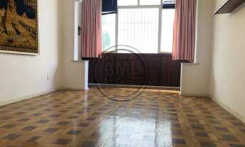 Imagem: 03 quartos, closet, dependências. Prox