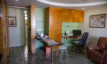 Imagem 5: Excelente imóvel da Moura Dubeux, no bairro de Apipucos, um dos prédios mais luxuosos da c