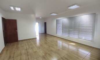 Imagem 2: Casa para Locação em Londrina, Jardim Shangri-la A, 3 dormitórios, 1 suíte, 3 banheiros, 3