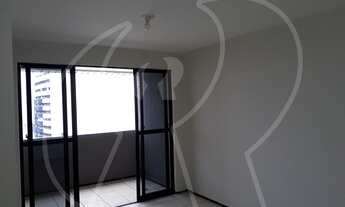 Imagem 7: Ótima localização, 03 quartos (Sendo 02 suítes com armários e 01 dormitório), varanda na s