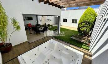 Imagem: Casa à venda, 3 quartos, 1 suíte, 3 vagas