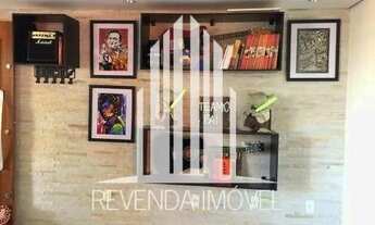 Imagem 4: Casa bem localizada.Imóvel arejado e recém reformada (cozinha, sala e área de lazer)