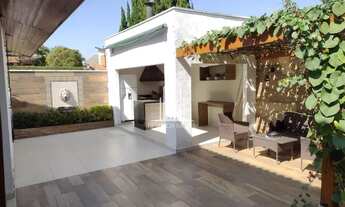 Imagem: Casa de 301m² com 3 quartos sendo 3 suites