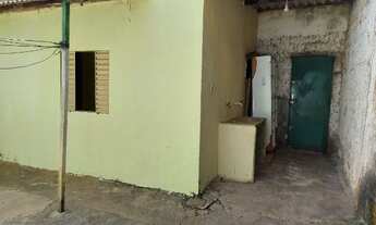 Imagem: Alugo casa de fundos com 1 quarto, sala