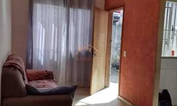 Imagem 2: Casa de 2 quartos, sala, quintal, com 2 vagas de garagem, com fácil acesso a MG 432, no Fl