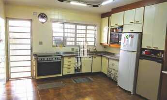 Imagem 2: Casa com 4 Quartos sendo 1 suíte, Duas Salas , Edícula, 2 vagas c/ 320m² Vila Sônia ao la