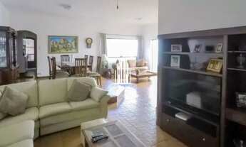 Imagem: Casa à venda com 250m², 3 quartos e 8