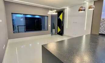 Imagem 2: Casa para venda possui 134 metros quadrados com 3 quartos em Caiçara - Praia Grande - SP