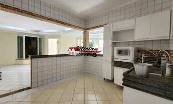 Imagem 5: Casa a venda em Peruibe, sala ampla com 3 dormitórios lareira Parque Turitisco