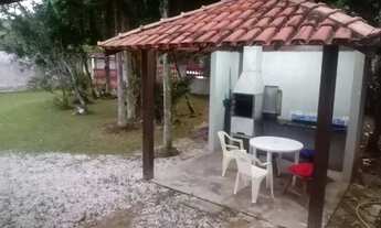 Imagem 4: Casa toda avarandada e amplo jardim