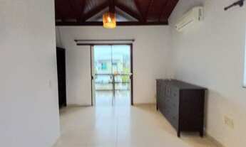 Imagem 6: Casa Ampla com Quintal e Varanda- Conforto em Cada Detalhe