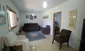 Imagem 7: Casa em Porto Alegre, no bairro Vila Nova, com 2 dormitório(s), e 2 banheiros, à