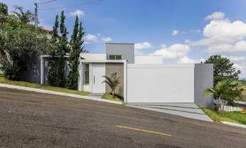 Imagem 2: Casa com conforto, lazer e privacidade para venda