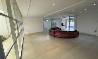 Imagem 5: Casa para aluguel e venda possui 387 metros quadrados com 4 quartos