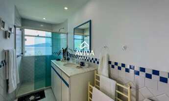 Imagem 4: Casa Tríplex Beira-Mar no Condomínio Portogalo Disponível para Venda