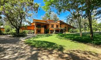 Imagem 2: Casa no condomínio COLINAS DO MOSTEIRO DE ITAICI para venda com 5 quartos, sendo 3 suítes