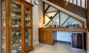 Imagem 9: Casa para venda possui 297 metros quadrados com 3 quartos em Itaipava - Petrópolis - RJ