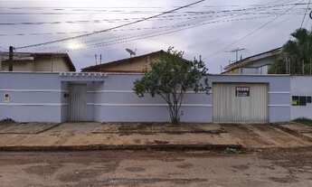 Imagem: Casa em quadra central