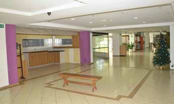 Imagem 4: Shopping Center à venda, 109 lojas, 86 vagas descobertas e 14 vagas cobertas, área total c