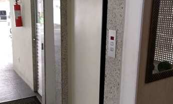 Imagem 2: Icaraí 02 qts a uma quadra do CSB. Frente Sol manhã, elevador e garagem. Vazio