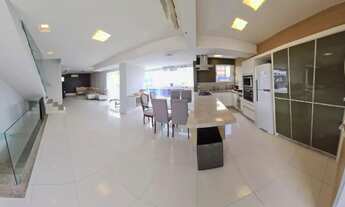 Imagem 2: VILLAGIO DE VENEZA - COBERTURA TRIPLEX NA QUADRA MAR EM BALNEÁRIO CAMBORIÚ