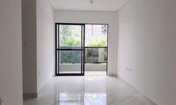 Imagem 4: Apartamento pronto para morar com três dormitórios e varanda na região do Bessa