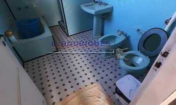 Imagem 6: Cada de frente de rua , grande e arejada em Cascadura