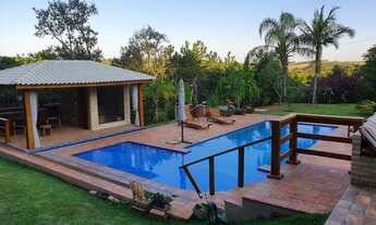 Imagem 2: Casa de condomínio fechado