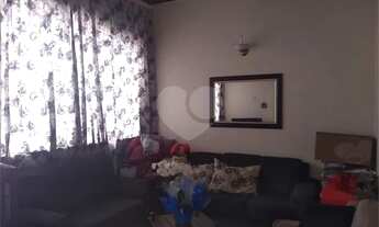 Imagem 2: Excelente Casa na Rua Ipiranga, em Frente ao Supermercado Veran, no centro de Mogi das Cru